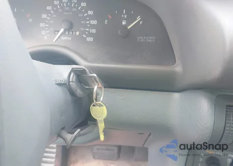 1996 Chevrolet Corsica z USA, uszkodzony, nr VIN 1G1LD5546TY235348